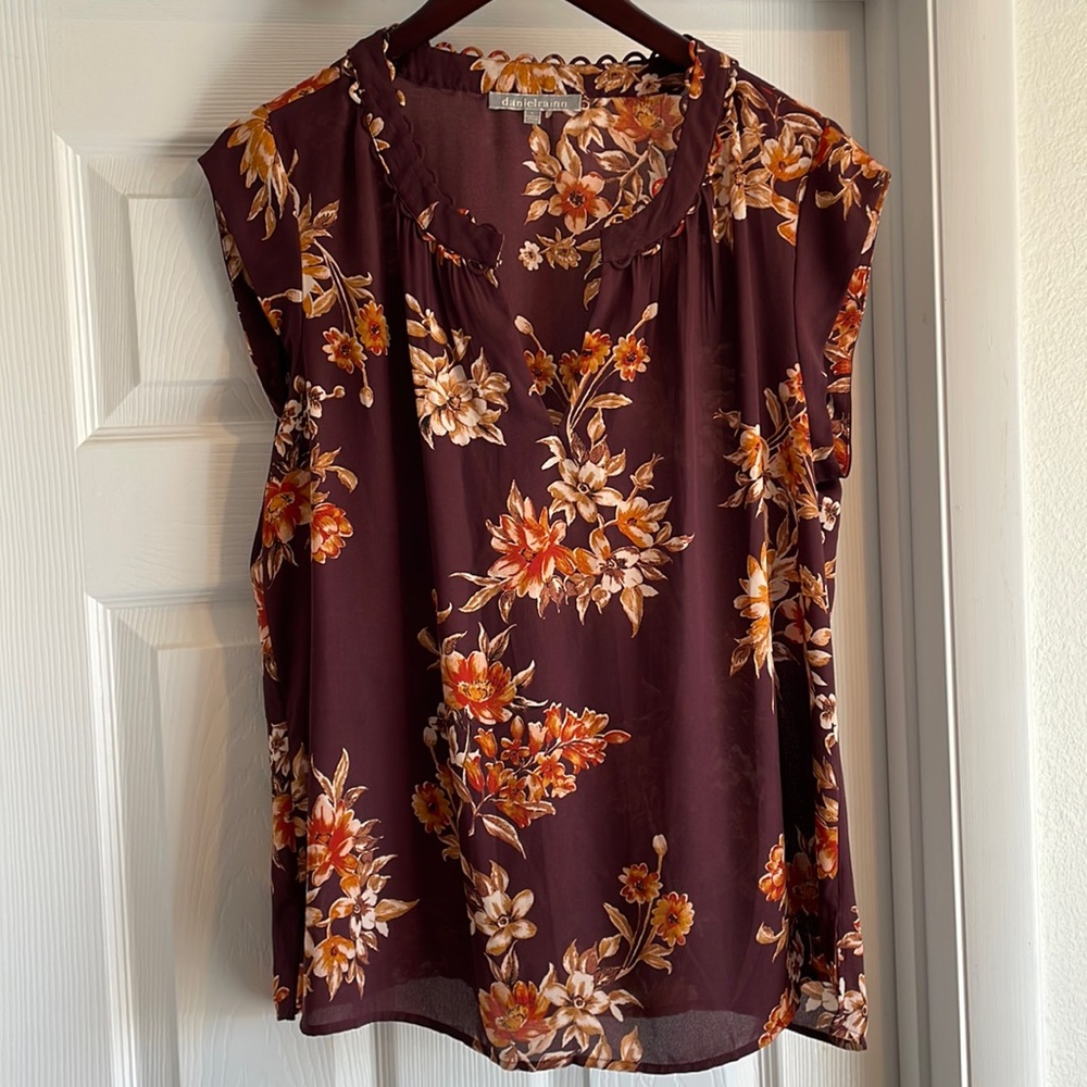 Daniel Rainn burgundy floral blouse Large
